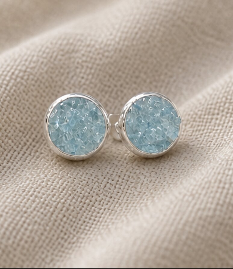 Amazonite stud on linen