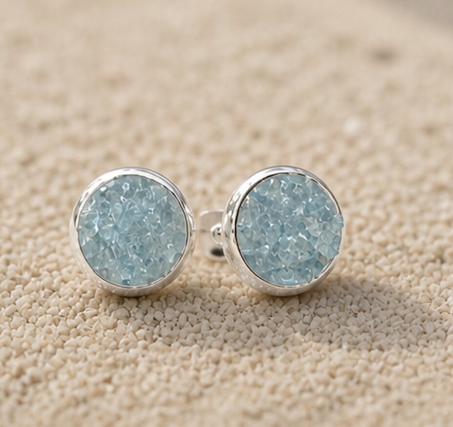 Amazonite stud on fine sand